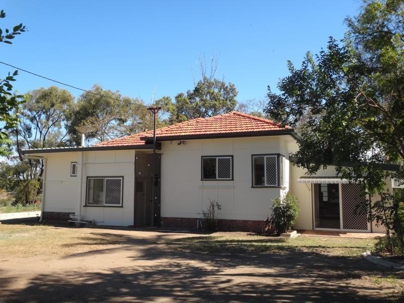 14 Birch Street, Park Avenue QLD 4701